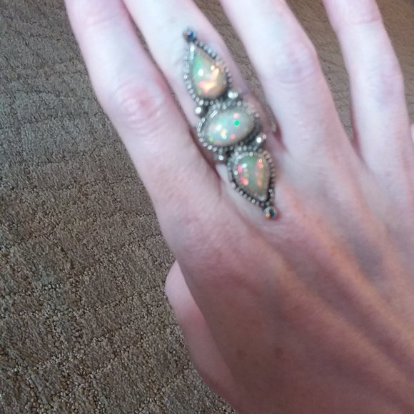 Ethiopian Opal Ring - Picture 6 of 7